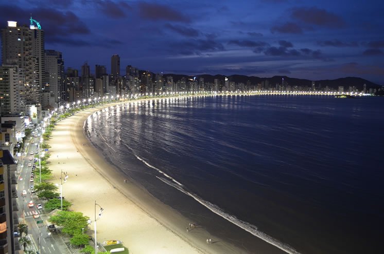 El Pontal Norte De Noche - Foto de Balneário Camboriú, Santa Catarina -  Tripadvisor