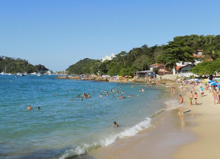 Praia do Embrulho Bombinhas Guia Praias Santa Catarina Praia do Embrulho Bombinhas Guia Praias Santa Catarina